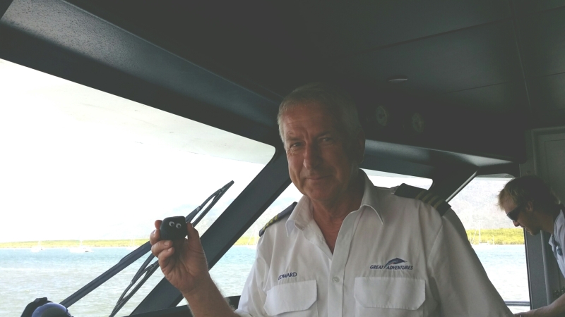 Bashful thanks the catamaran pilot for a great day!